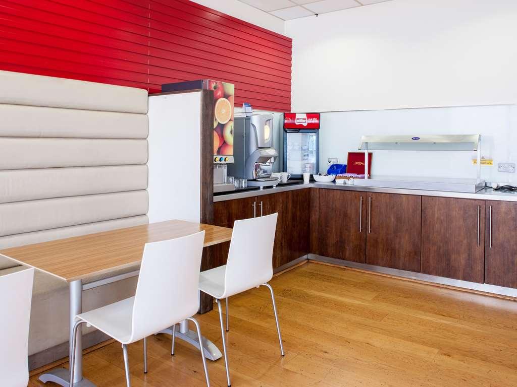 Travelodge Kew Bridge لندن المطعم الصورة