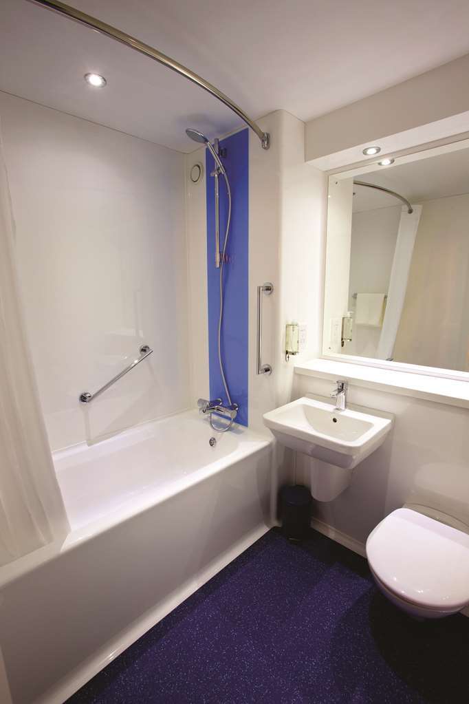 Travelodge Kew Bridge لندن الغرفة الصورة